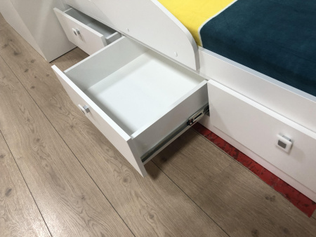 Комплект детской мебели: кровать Умка с бортиком + шкаф